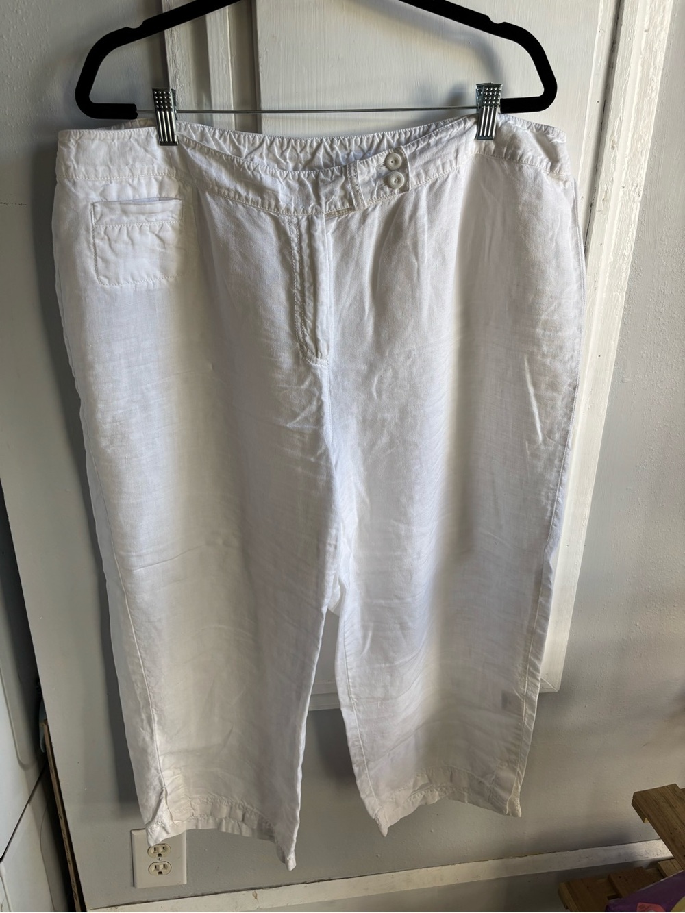 Women's White Linen Cropped Pants